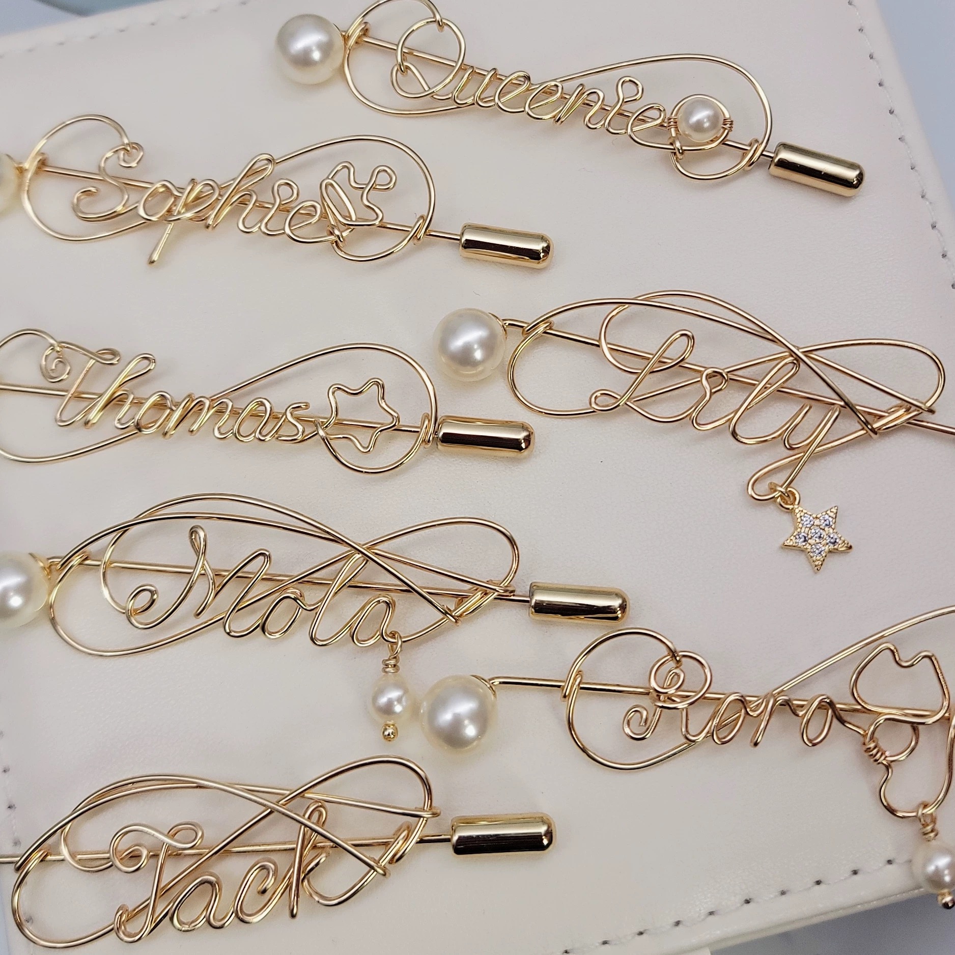 Minimalist Custom Nameplate Brooch - Personalized Business & Wedding Pin - 图片 6