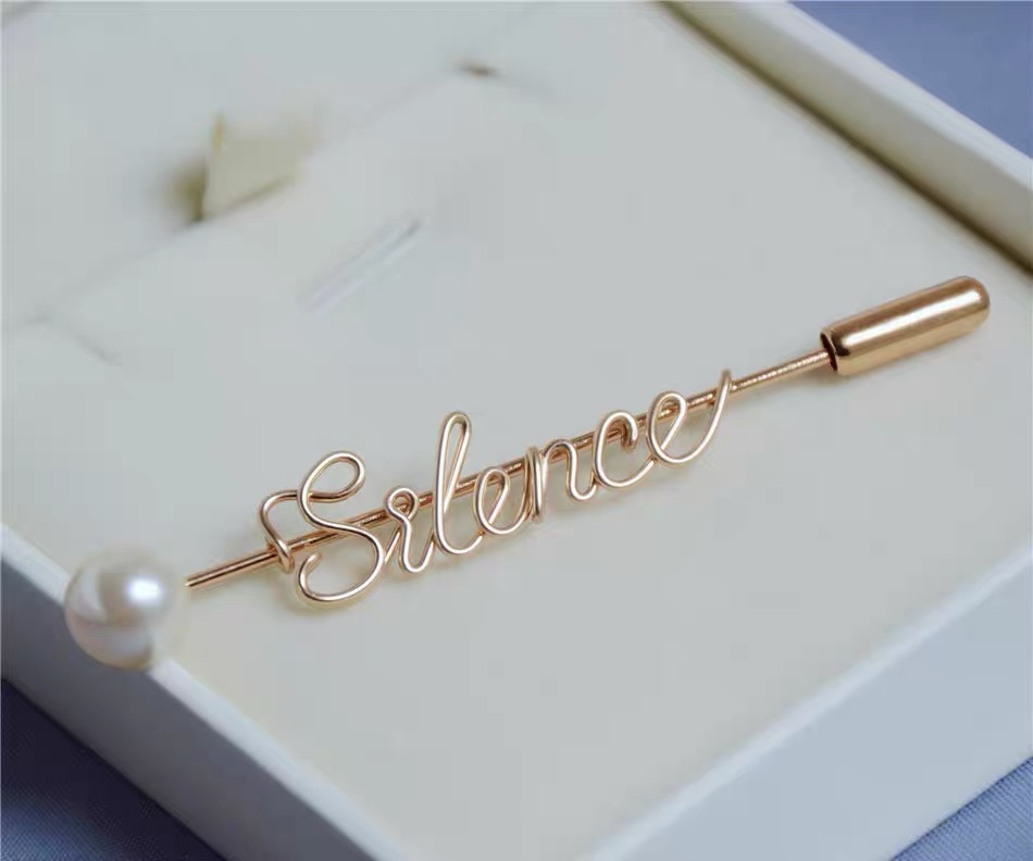Minimalist Custom Nameplate Brooch - Personalized Business & Wedding Pin - 图片 5