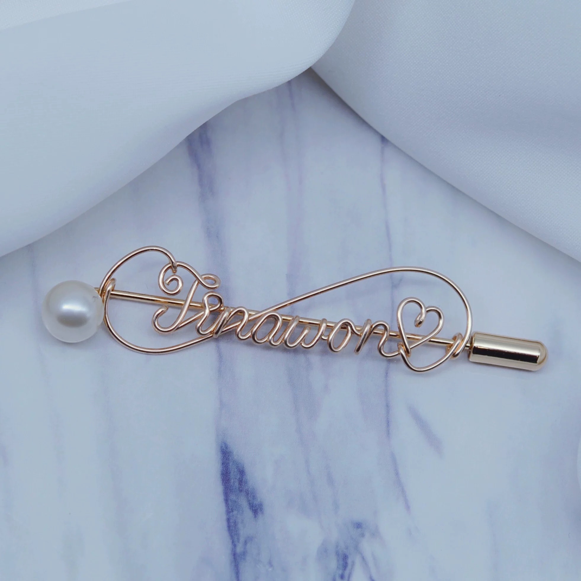 Minimalist Custom Nameplate Brooch - Personalized Business & Wedding Pin - 图片 3