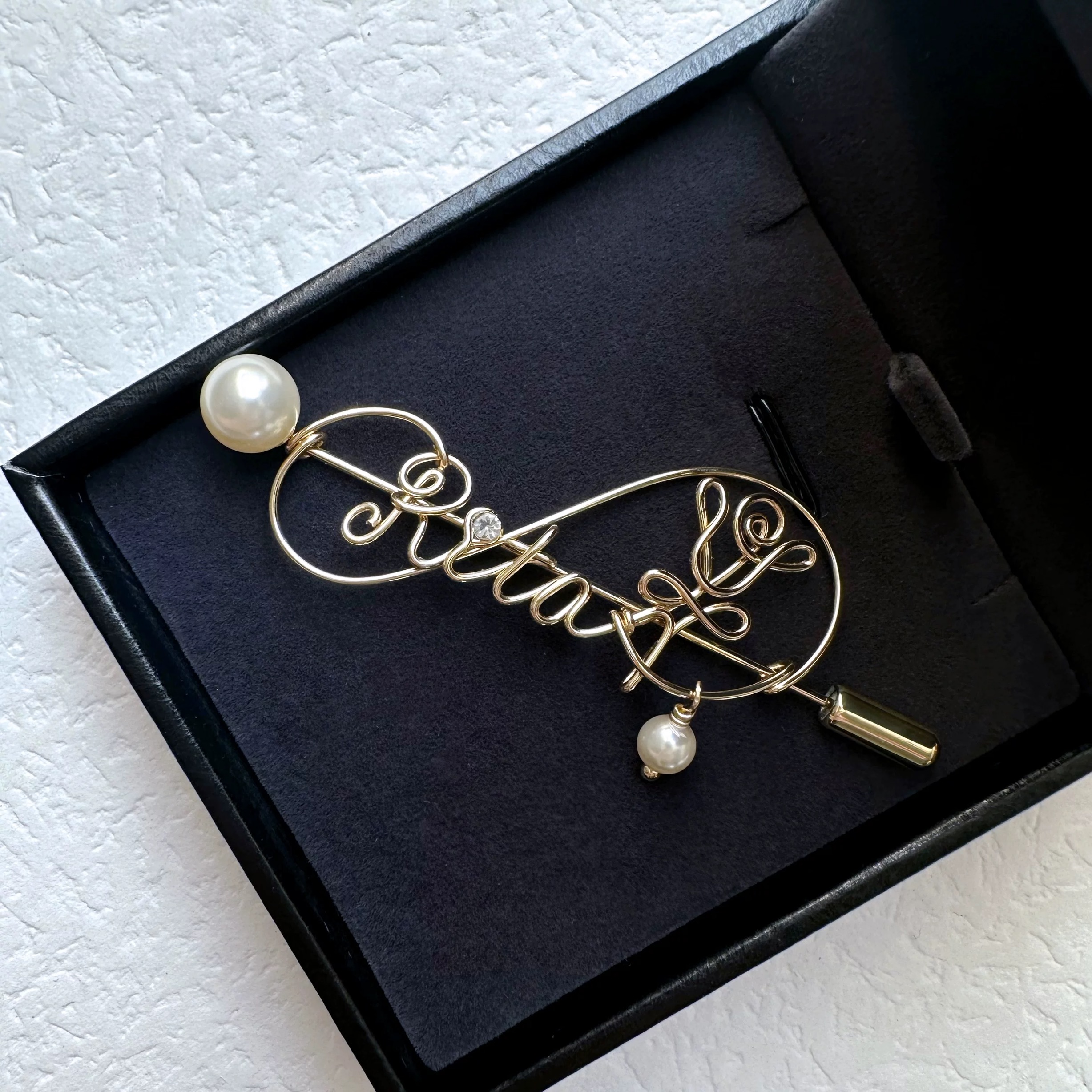 Minimalist Custom Nameplate Brooch - Personalized Business & Wedding Pin